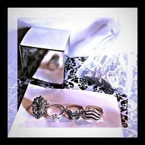 Set of 4 Silver Rings
